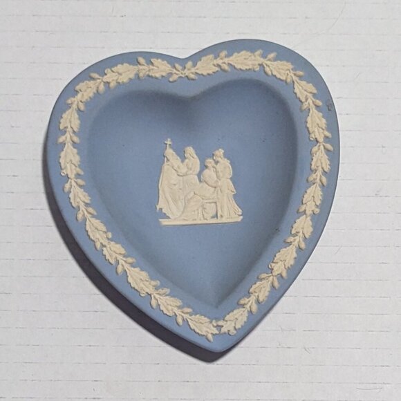 Wedgwood Other - Wedgwood Jasperware Blue Heart Dish The Procession Relief